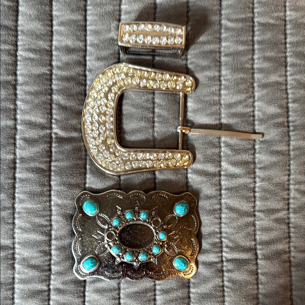 Elegant Silver and Turquoise Crystal Belt Buckle